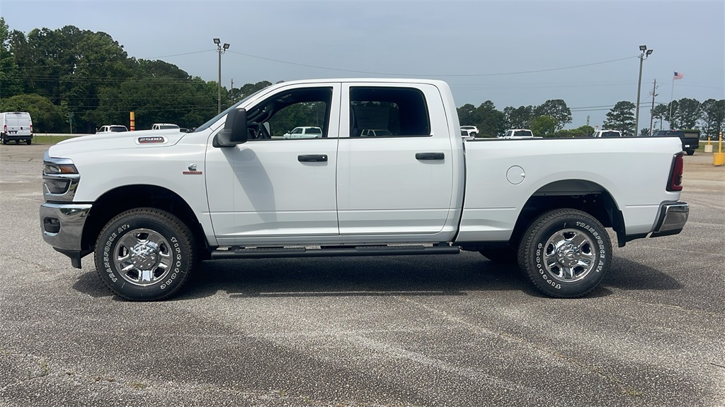 2025 Ram 2500 Tradesman photo 4