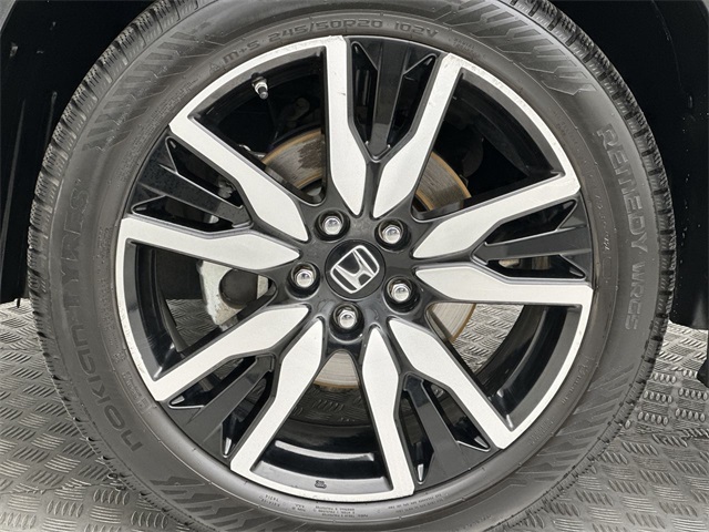 2019 Honda Pilot Touring photo 2