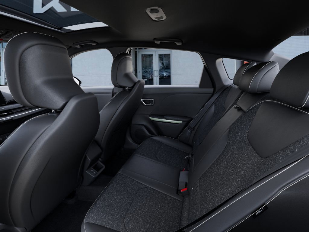 2025 Kia K4 GT-Line photo 17