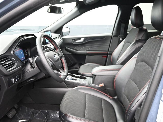 2025 Ford Escape ST-Line photo 7