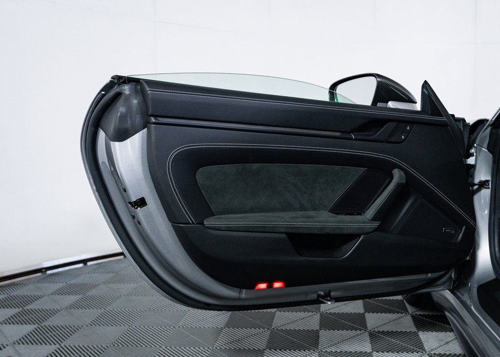2024 Porsche 911 GT3 photo 10