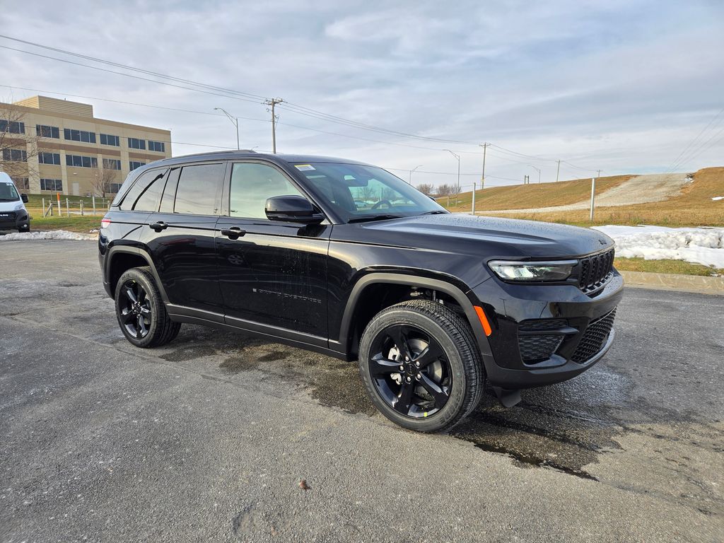 2025 Jeep Grand Cherokee Altitude's photo