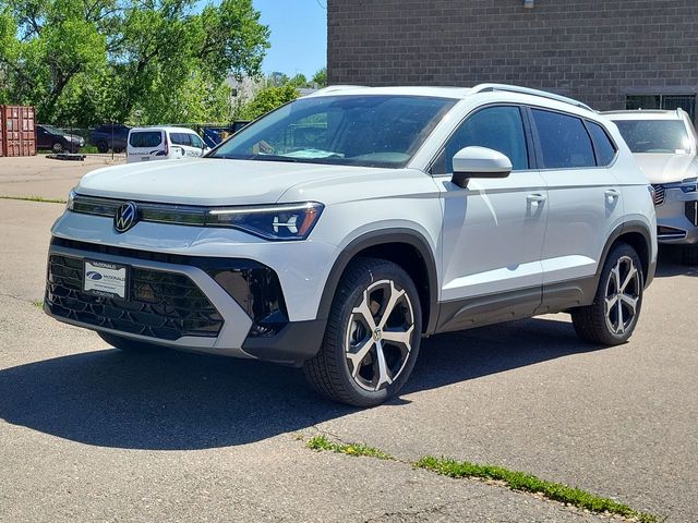 2025 Volkswagen Taos SEL's photo
