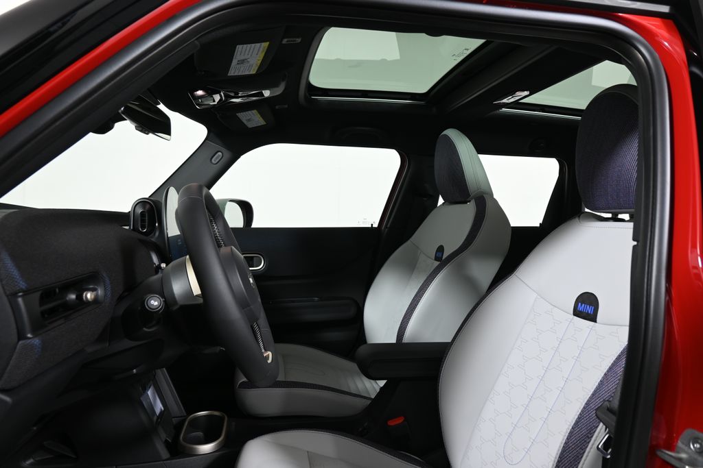 2026 Mini Cooper Hardtop 4 Door Signature photo 12