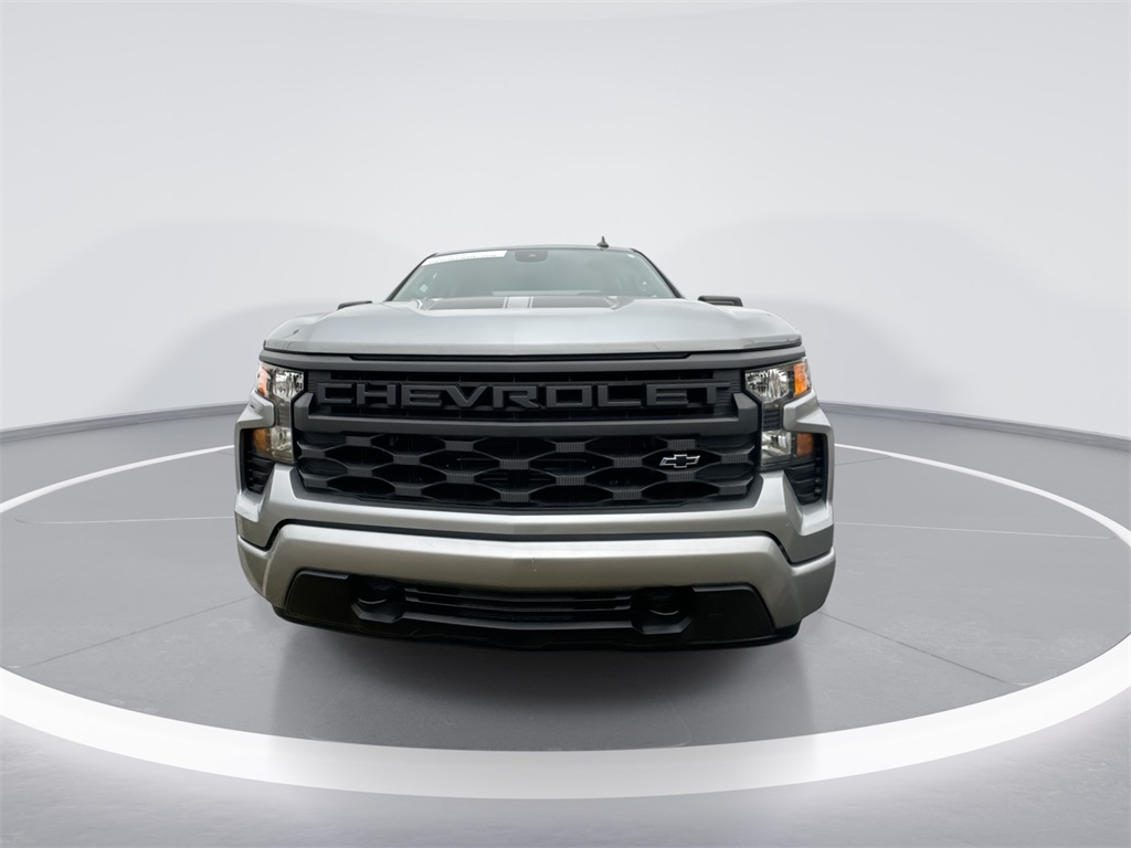 2024 Chevrolet Silverado 1500 Custom photo 2