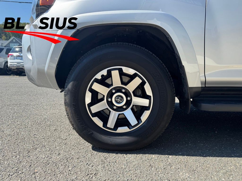 2024 Toyota 4Runner TRD Off-Road photo 4