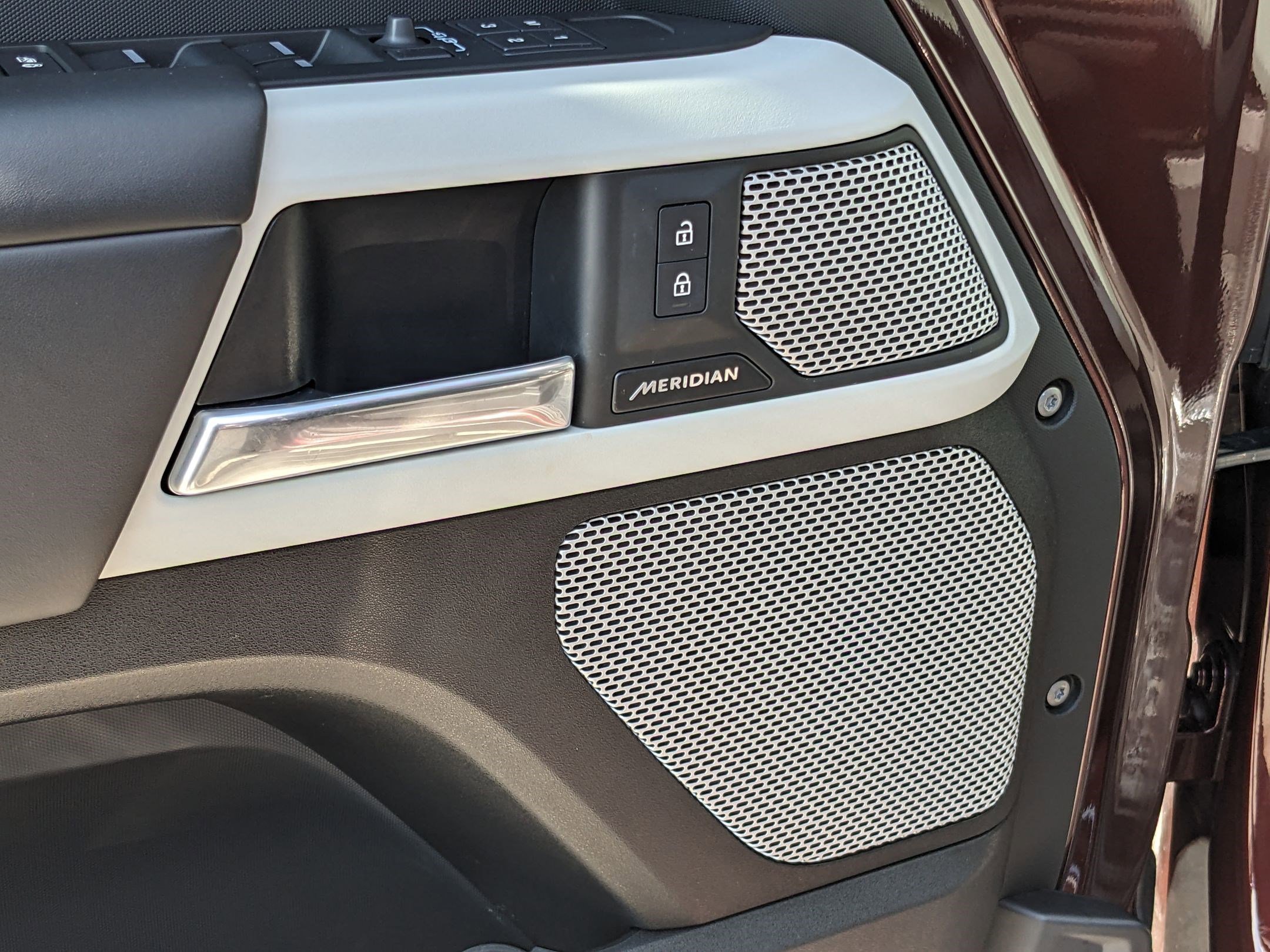 2023 Land Rover Defender 130 First Edition photo 13