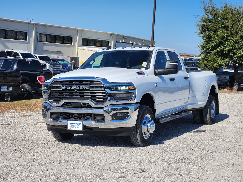 2026 Ram 3500 Tradesman photo 2