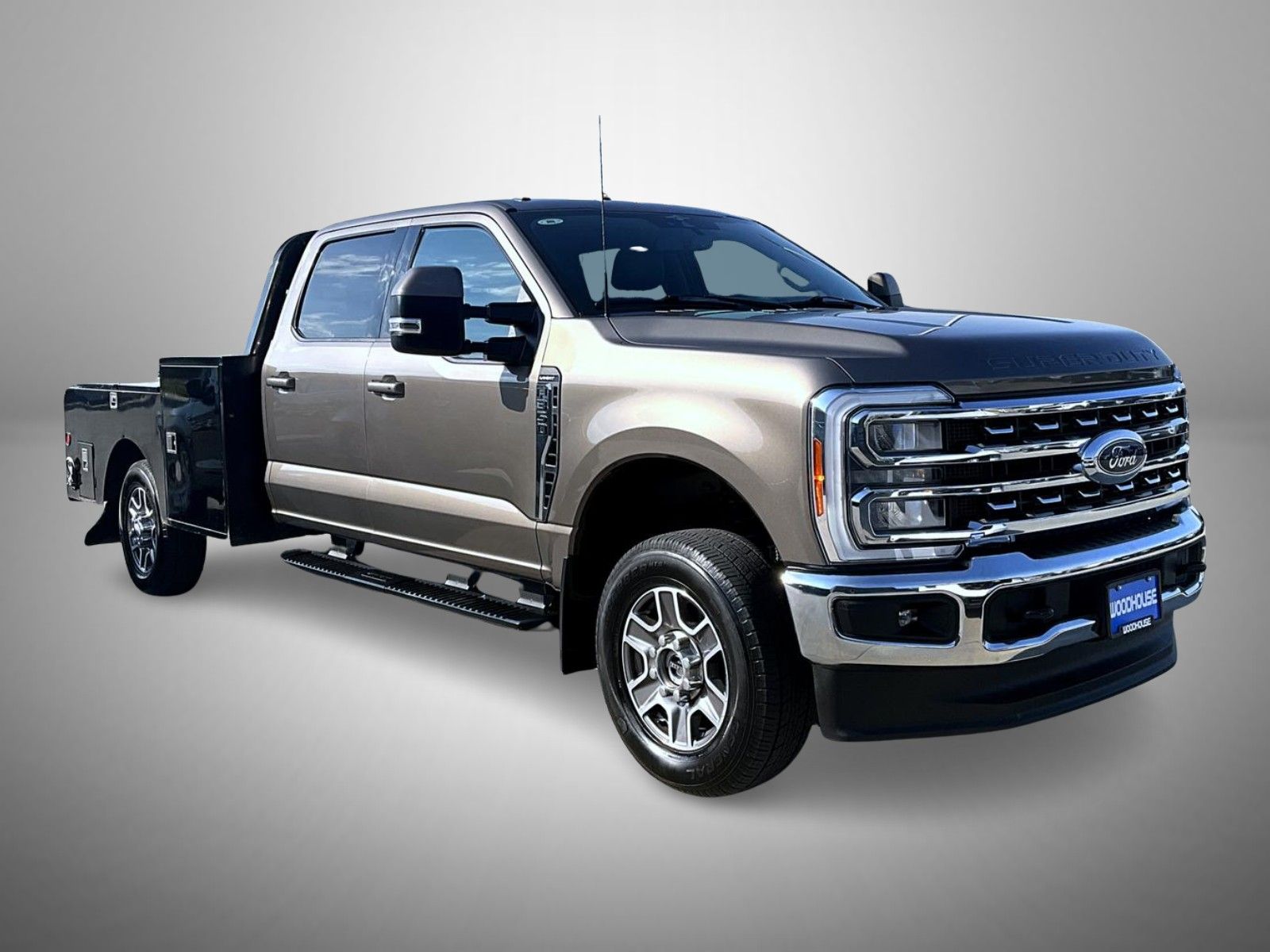 2023 Ford F-350 Super Duty Chassis Cab Lariat