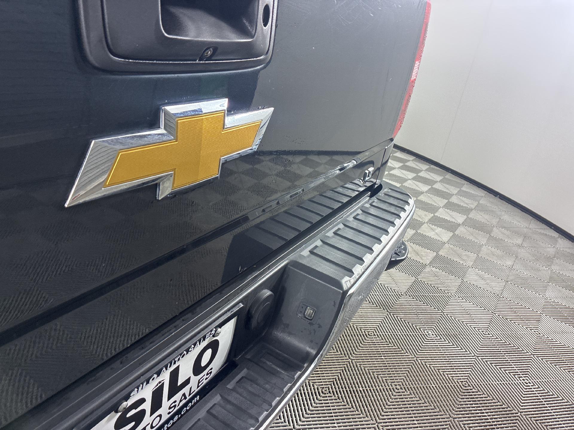 2017 Chevrolet Silverado 1500 LT photo 6