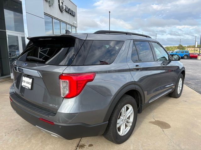 2023 Ford Explorer XLT photo 3