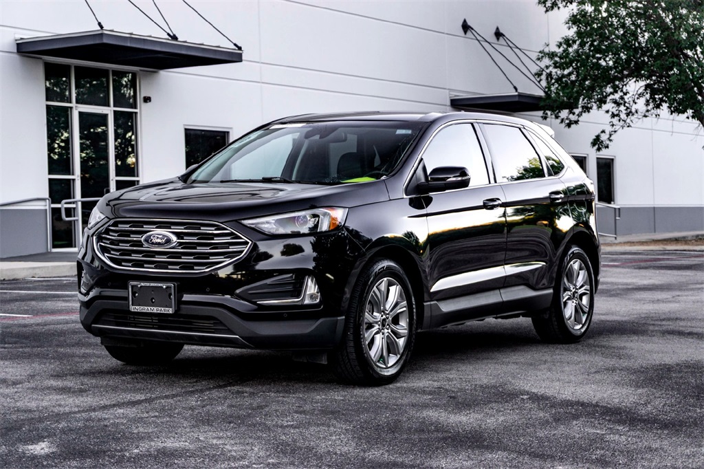 2024 Ford Edge Titanium photo 9