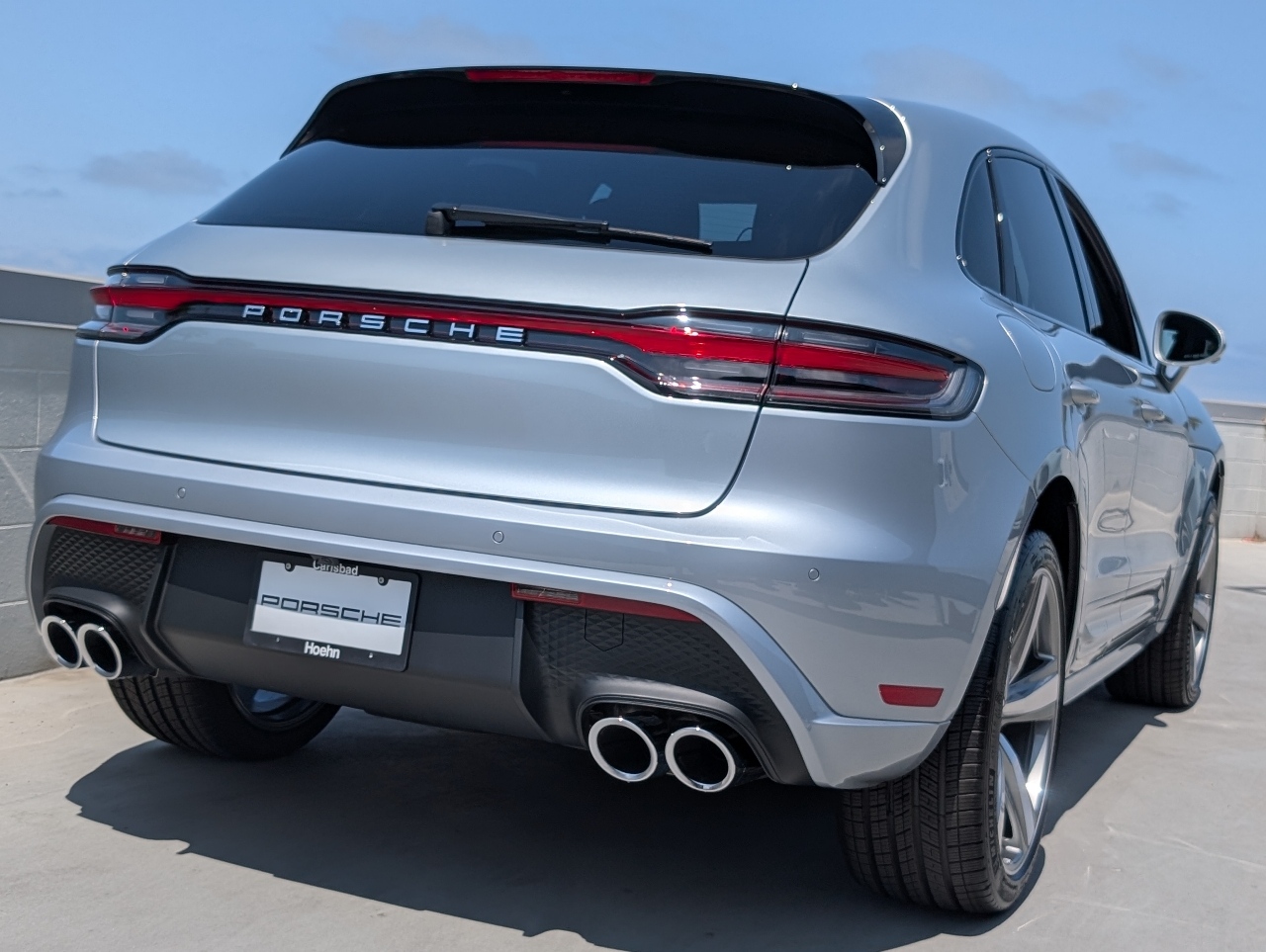 2025 Porsche Macan T photo 22