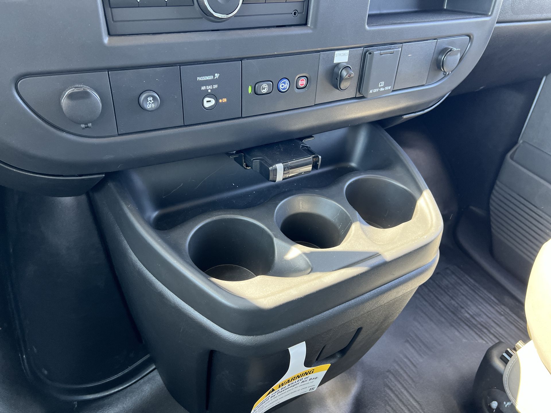 2025 Chevrolet Express Cutaway 3500 photo 14