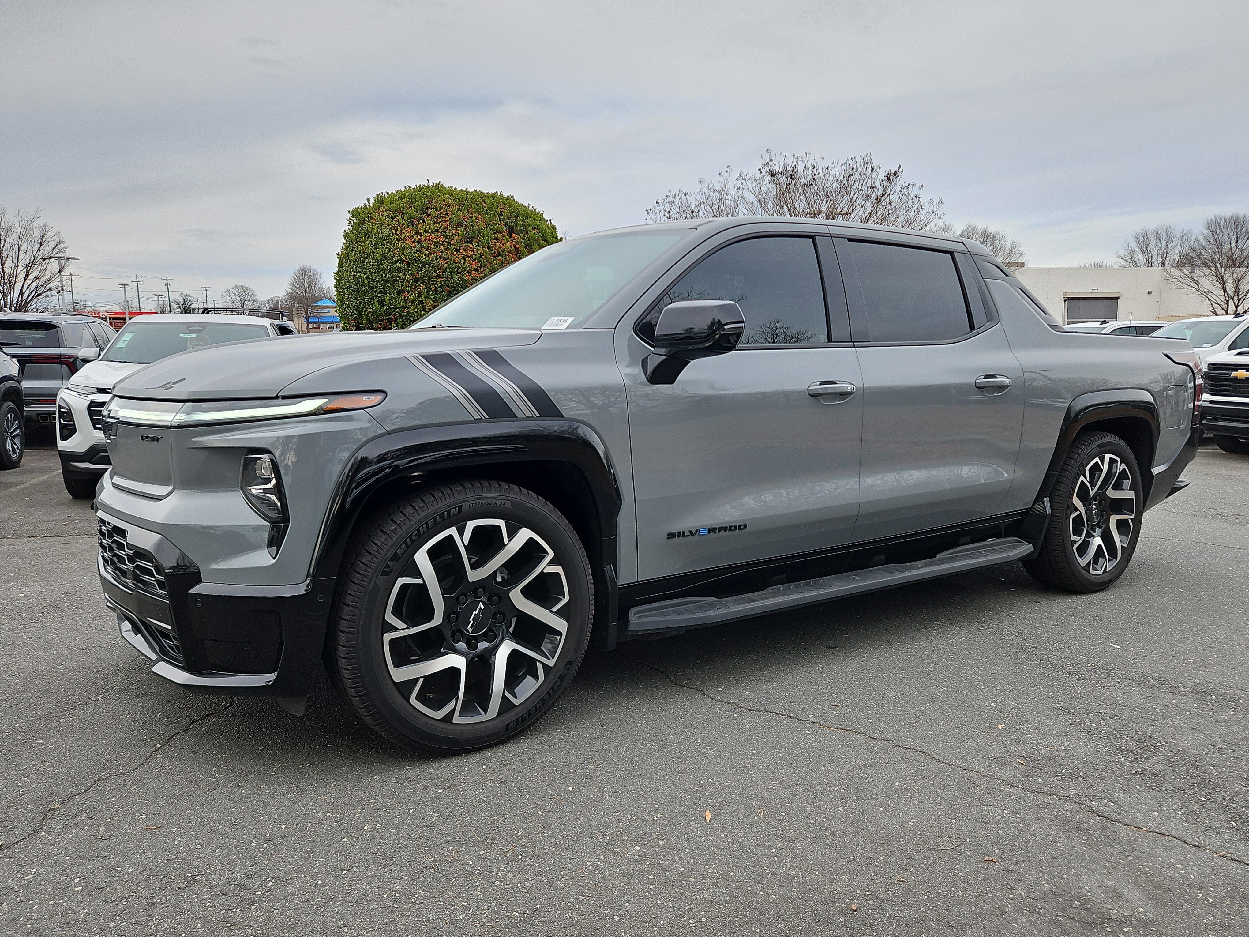 2025 Chevrolet Silverado EV RST's photo