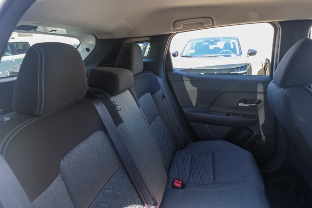 2025 Nissan Kicks SV photo 15