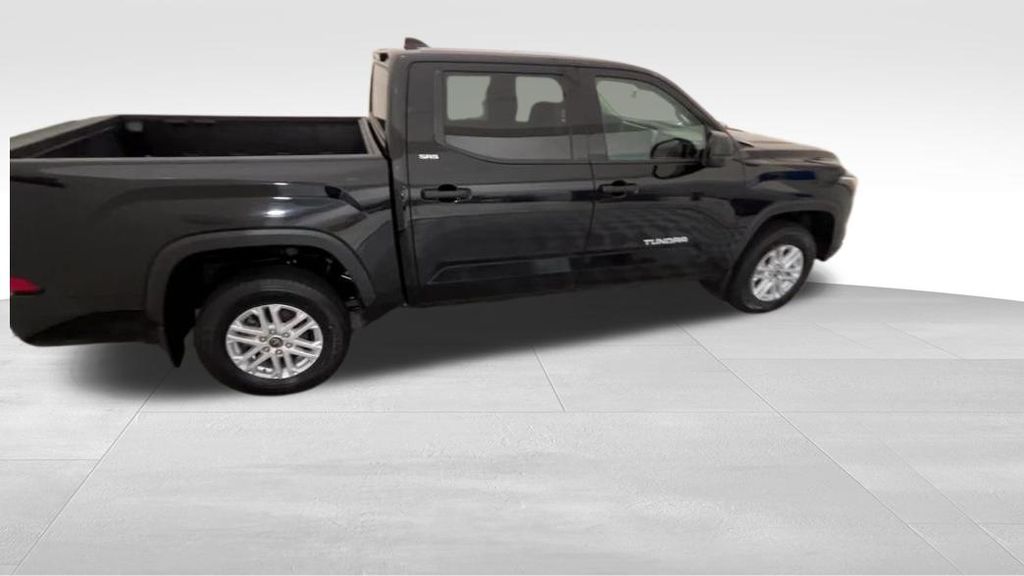 2022 Toyota Tundra SR5 photo 3