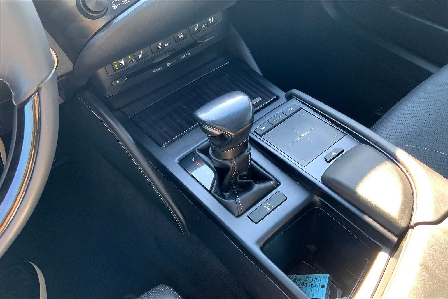 2019 Lexus ES Luxury photo 16