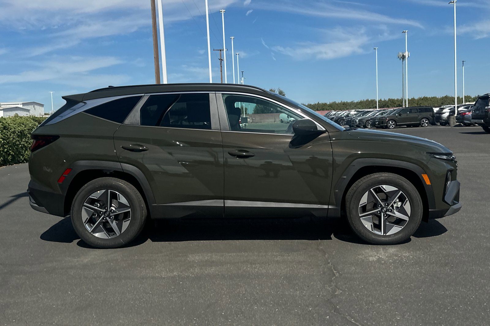 2025 Hyundai Tucson SEL photo 3