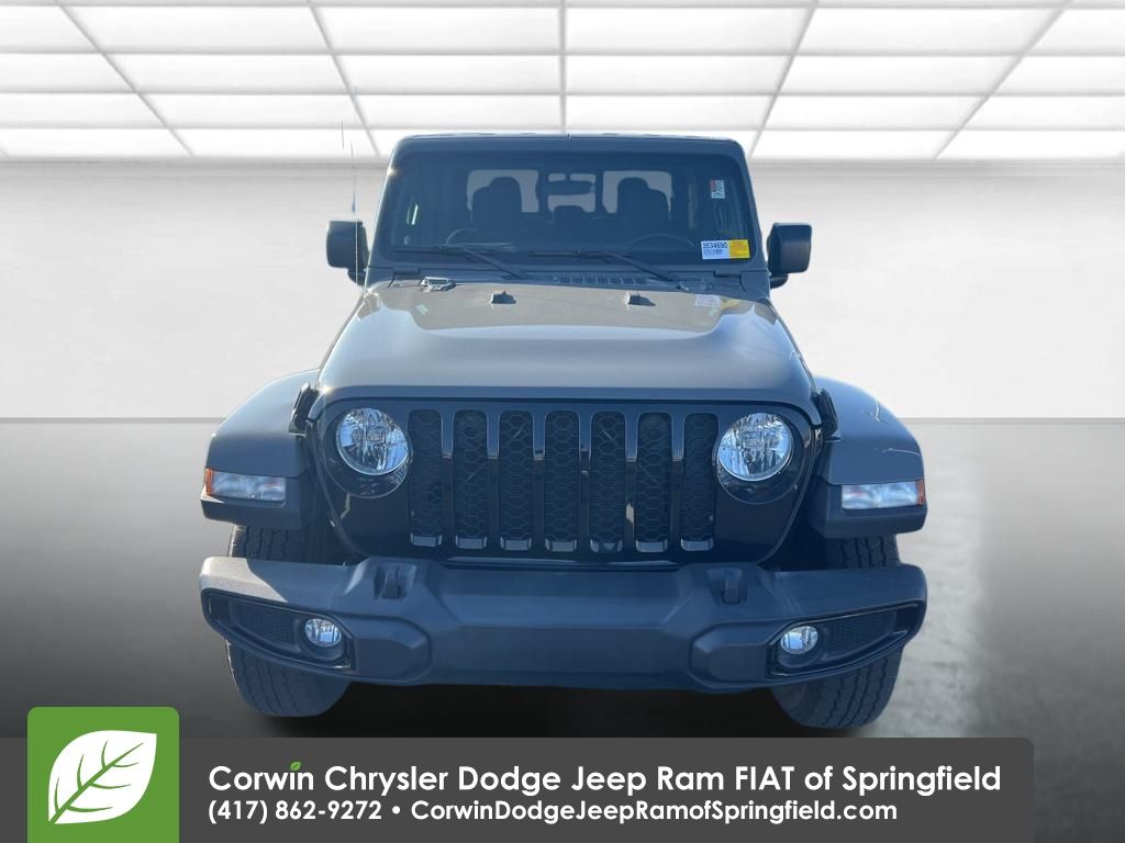 2021 Jeep Gladiator Willys photo 2