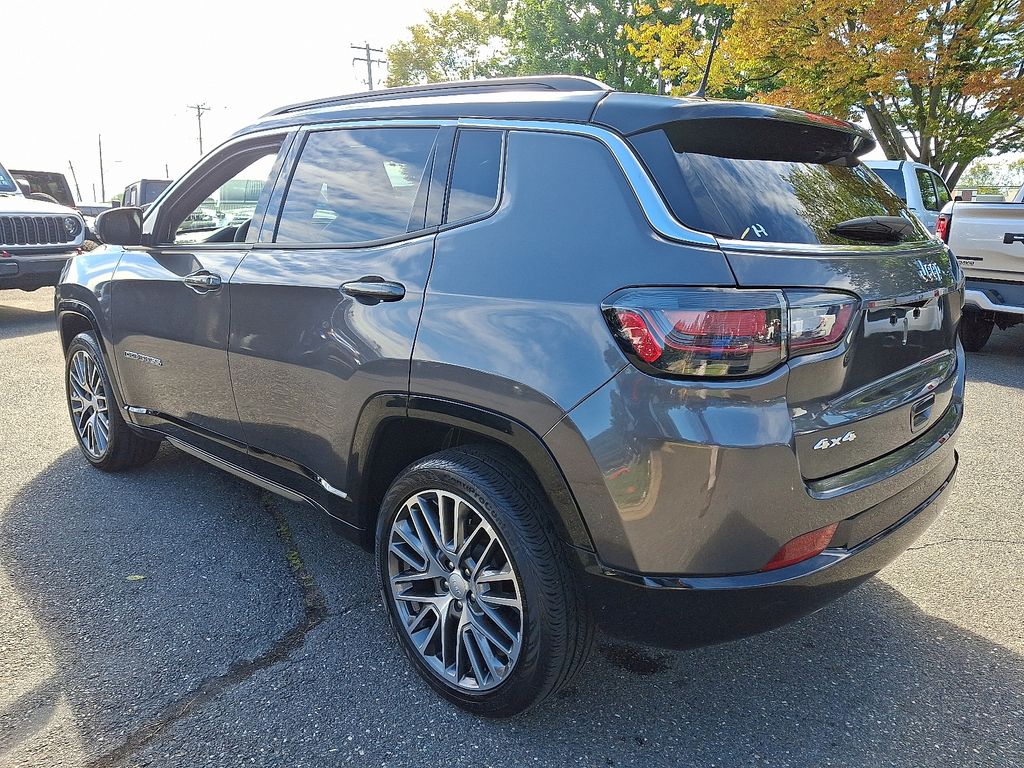2023 Jeep Compass Limited photo 4
