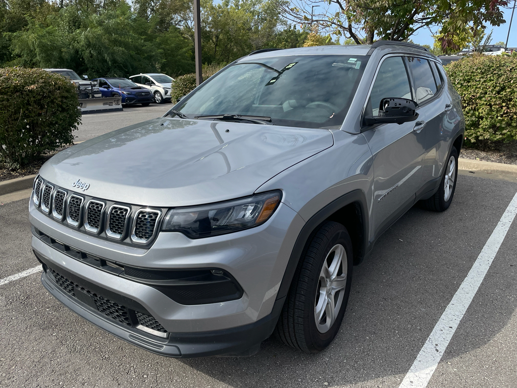 2023 Jeep Compass Latitude's photo