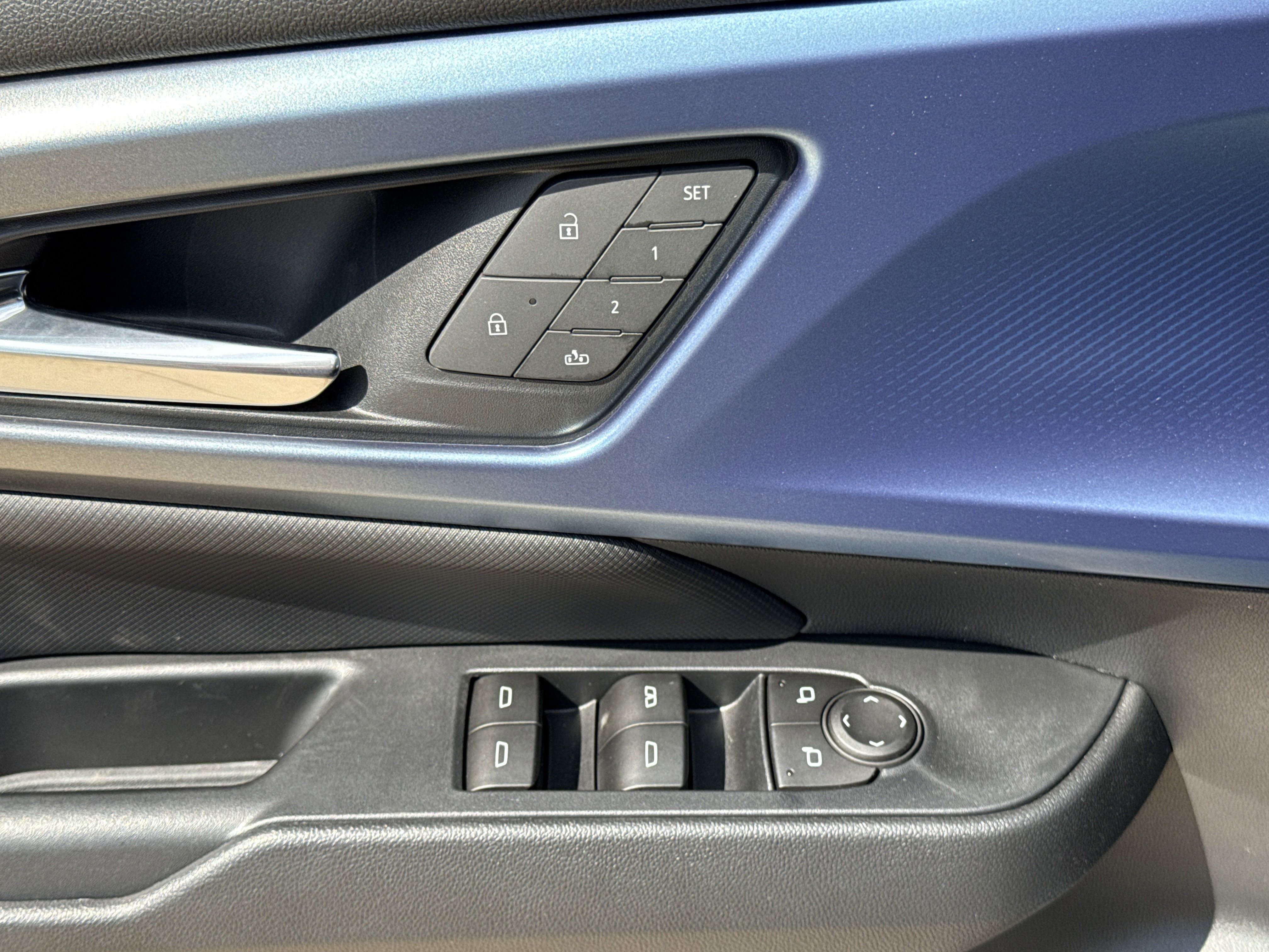 2025 Chevrolet Equinox EV 1LT photo 9