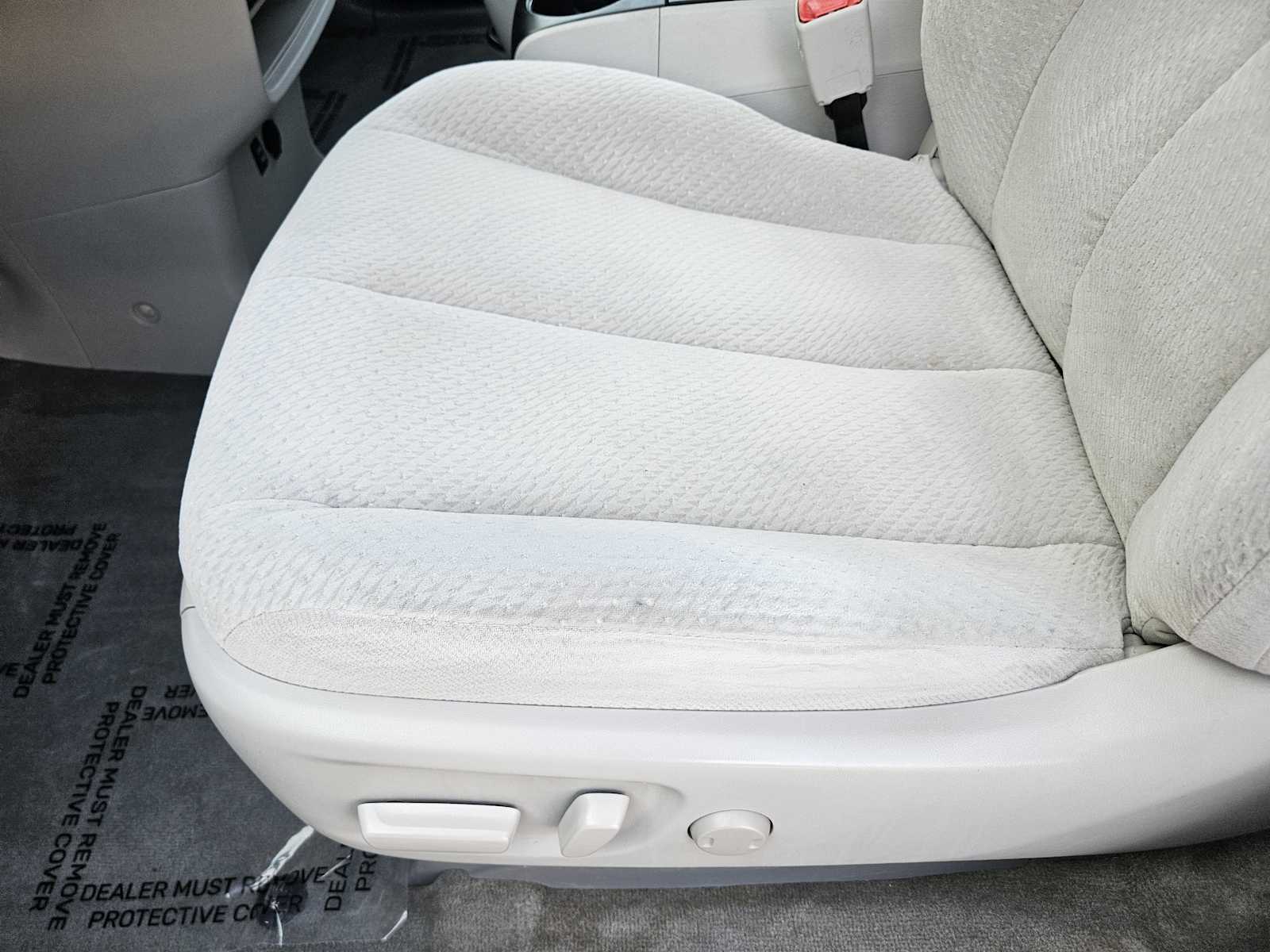 2013 Toyota Sienna LE photo 19