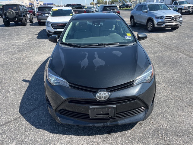2017 Toyota Corolla LE photo 2