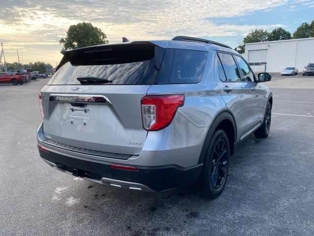 2023 Ford Explorer XLT photo 2