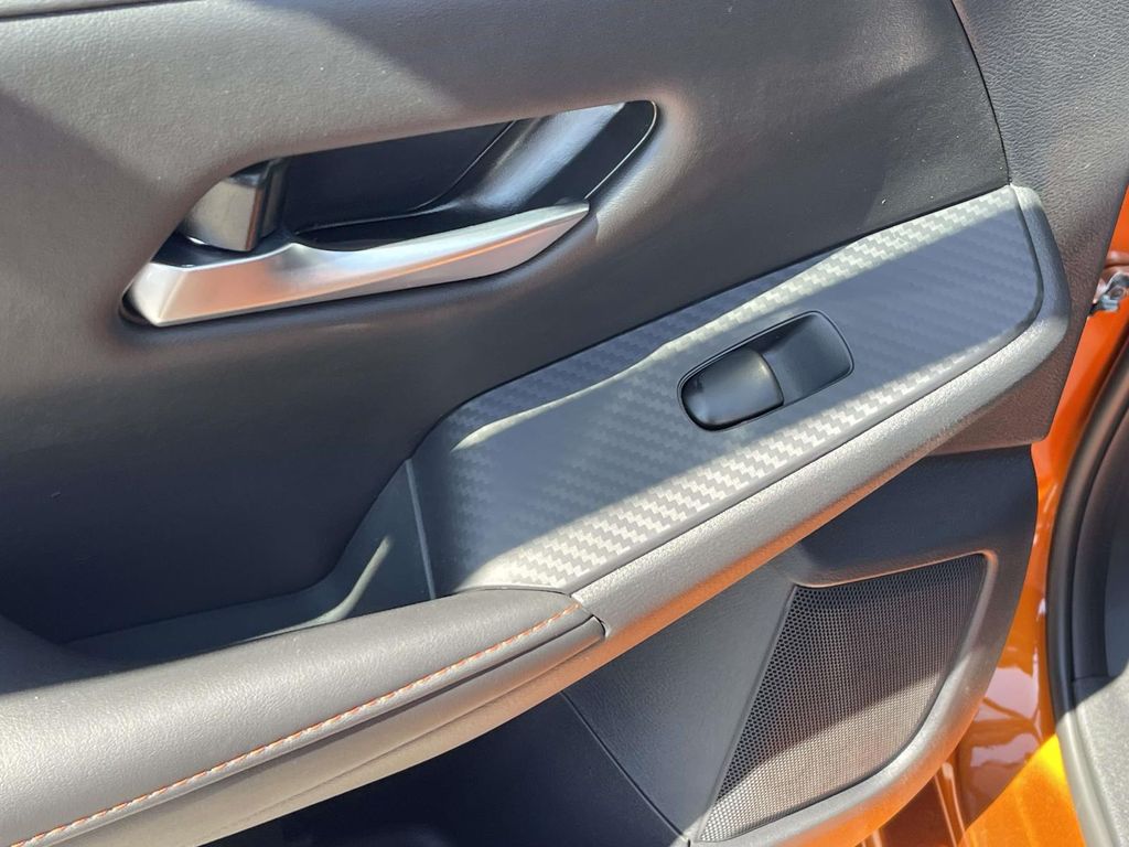 2025 Nissan Sentra SR photo 12