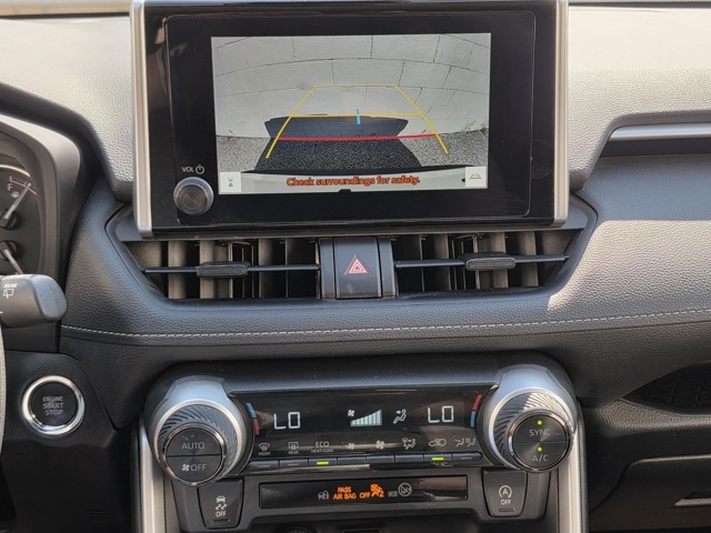 2024 Toyota RAV4 XLE photo 18