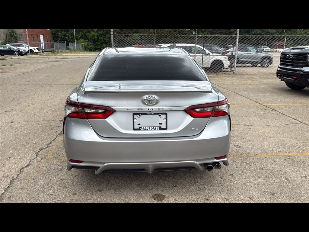 2023 Toyota Camry SE photo 19