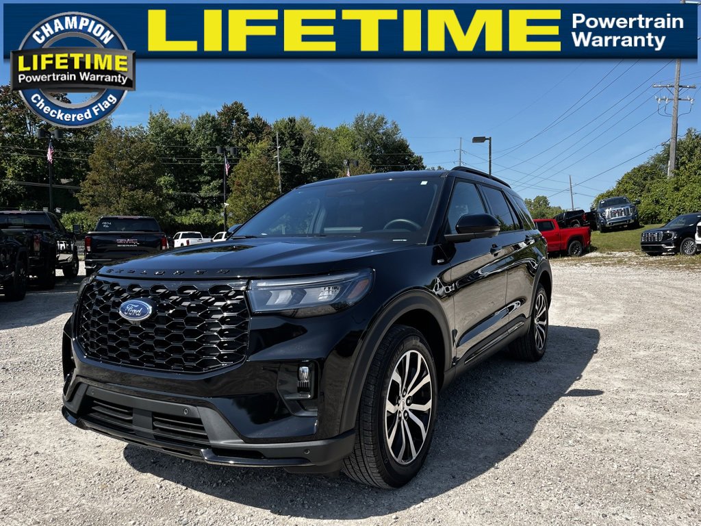 2025 Ford Explorer ST-LINE's photo
