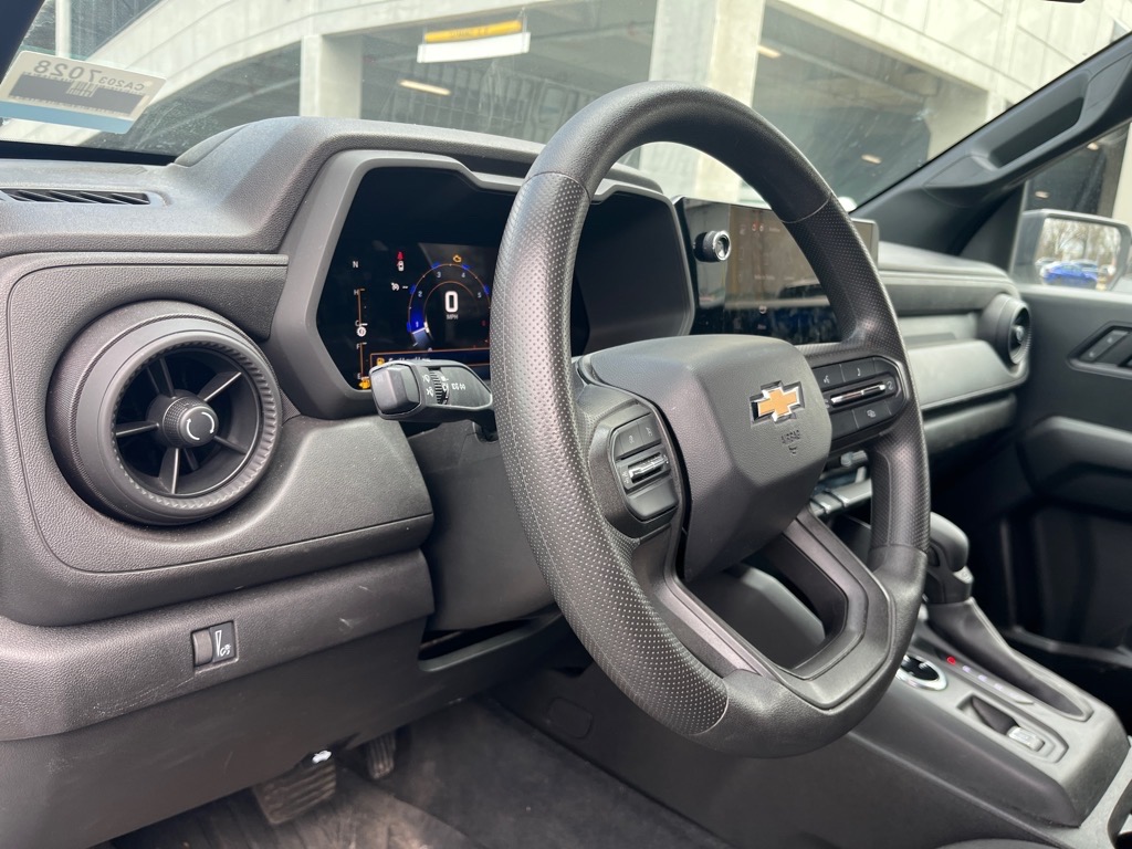2023 Chevrolet Colorado Work Truck photo 3