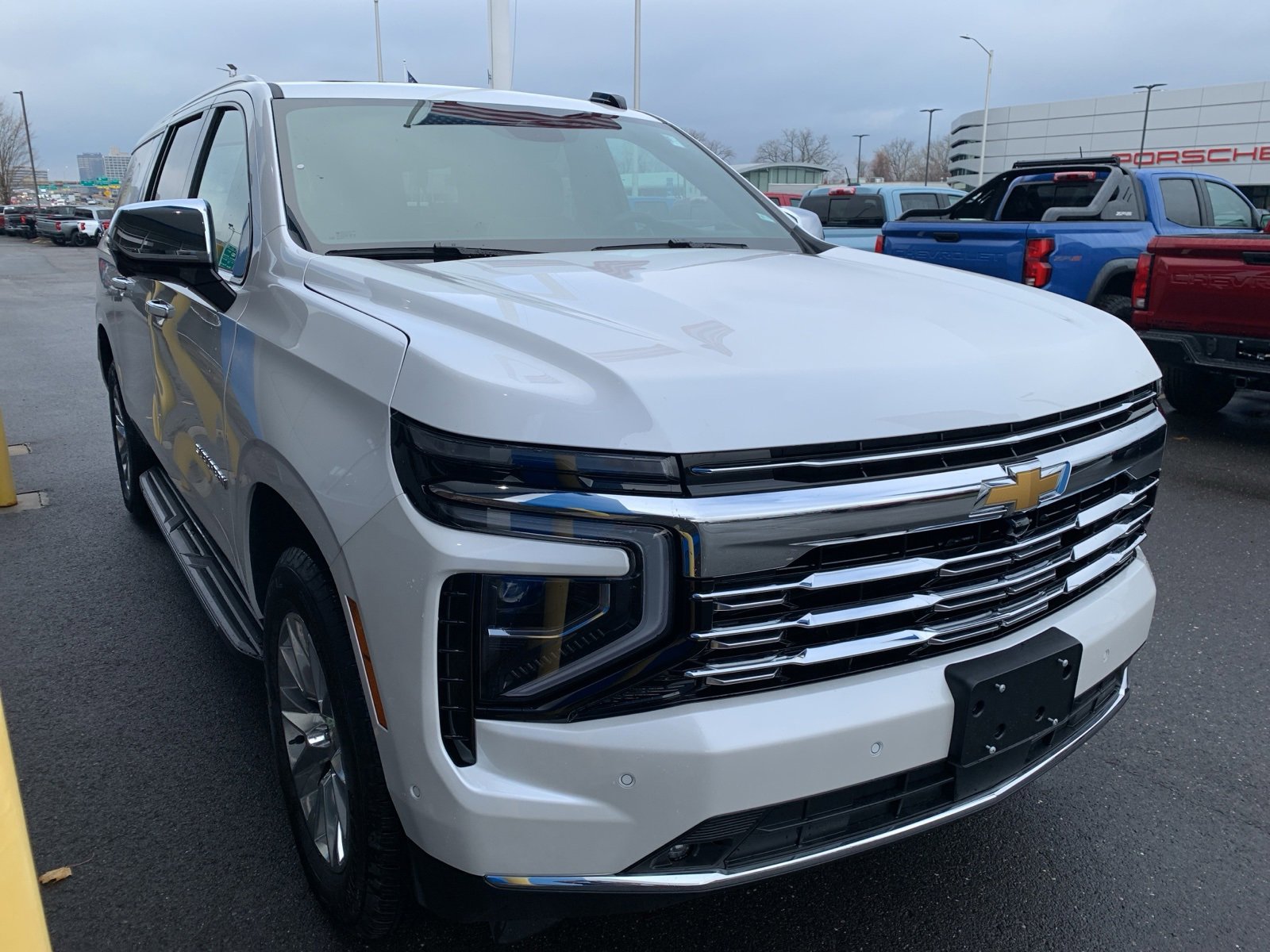 2025 Chevrolet Suburban Premier photo 3