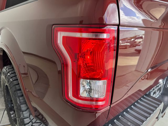 2017 Ford F-150 Lariat photo 24