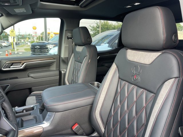 2025 Chevrolet Silverado 1500 RST photo 18