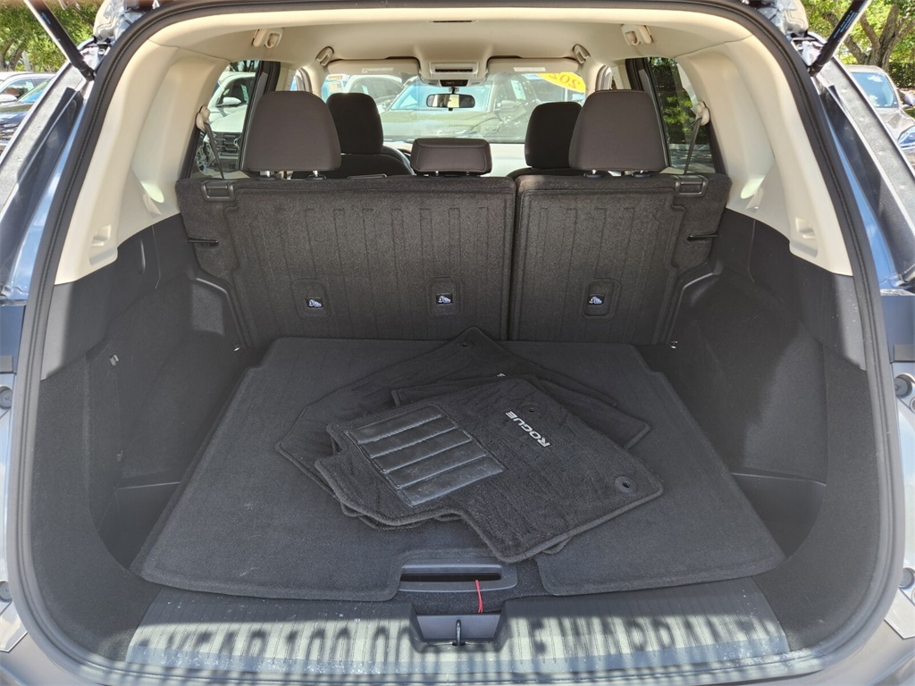 2023 Nissan Rogue S photo 16