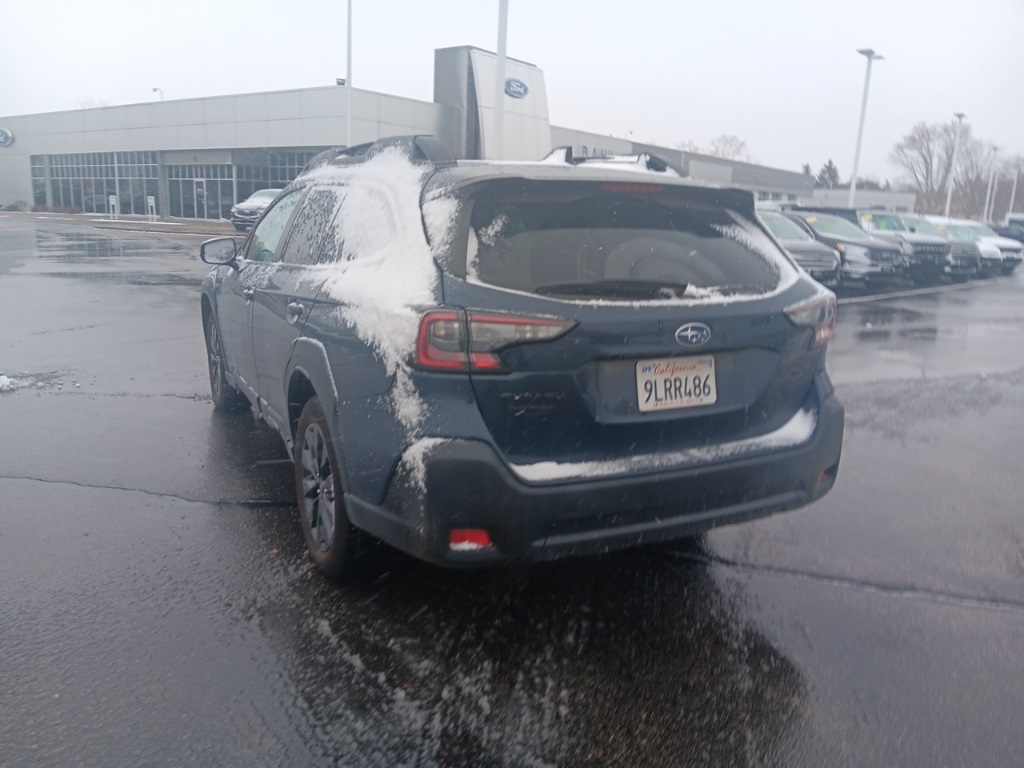 2024 Subaru Outback Onyx Edition photo 4