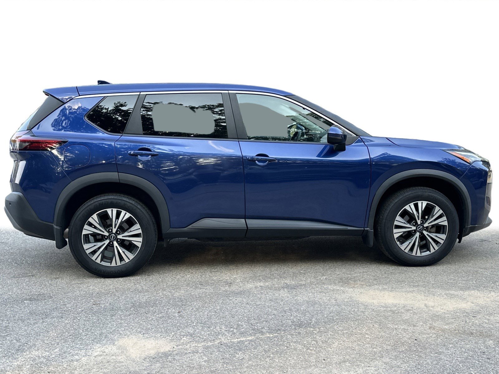 2022 Nissan Rogue SV photo 5