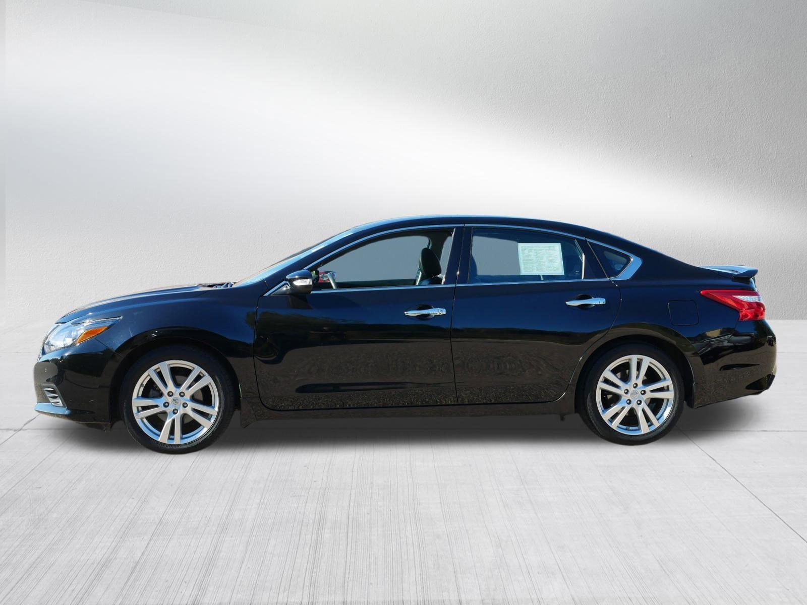 2017 Nissan Altima 3.5 SL photo 4
