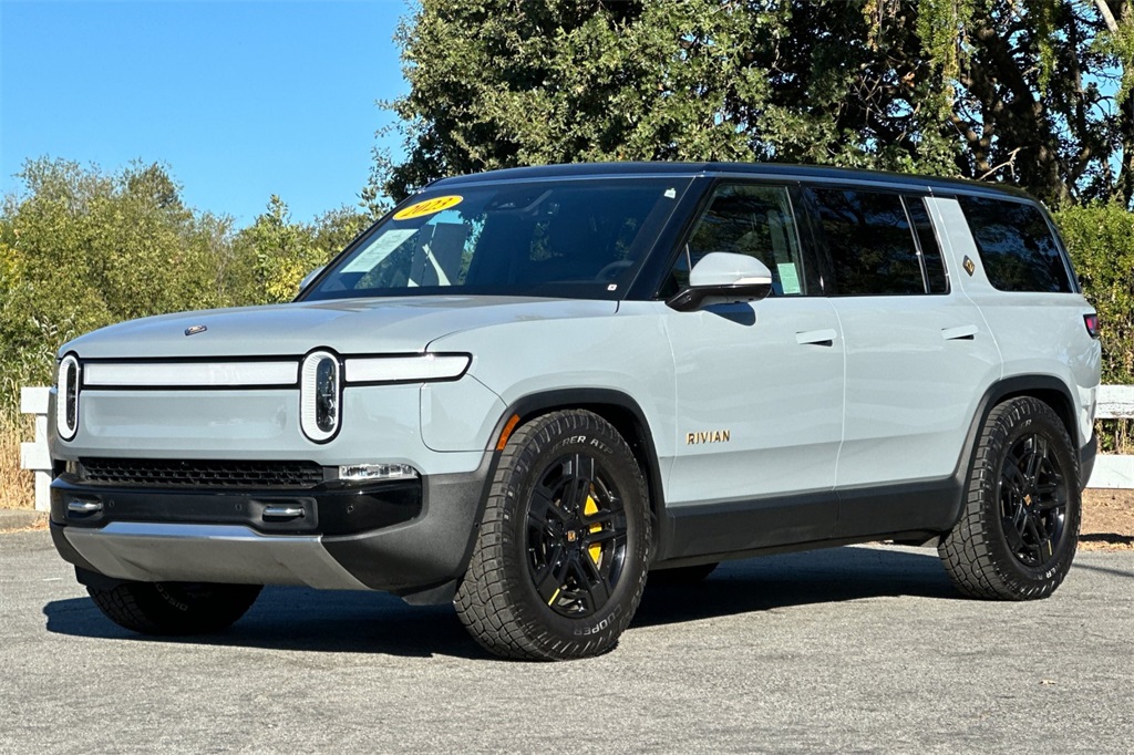 2023 Rivian R1S Adventure photo 8