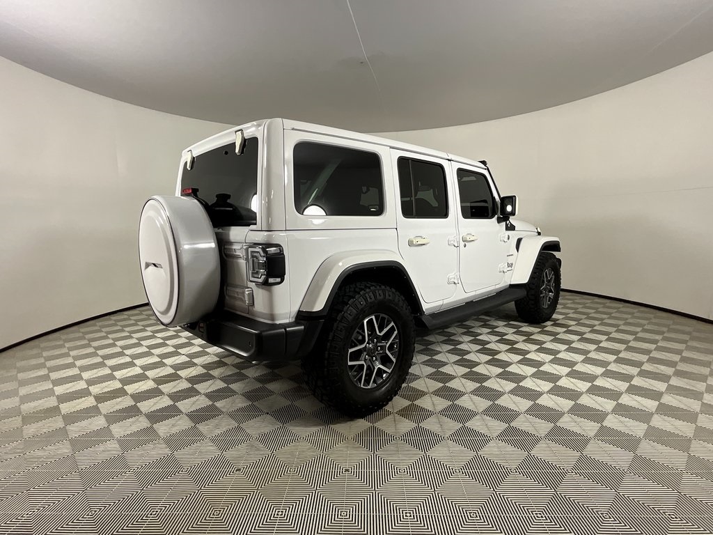 2024 Jeep Wrangler Sahara photo 3