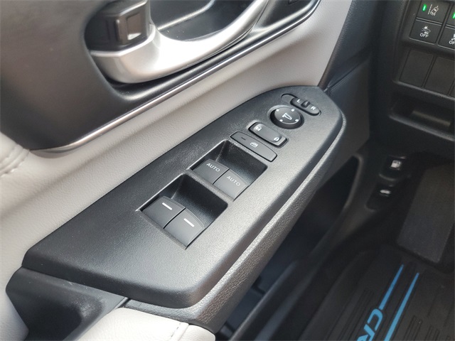 2022 Honda CR-V Hybrid Touring photo 23