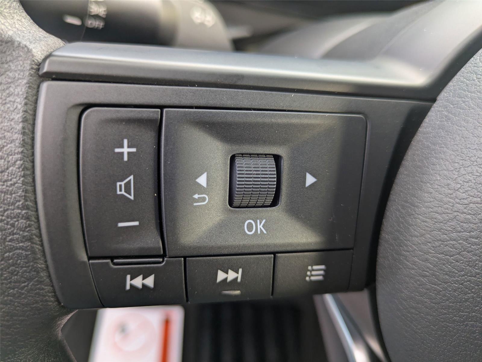 2026 Nissan Kicks SV photo 13
