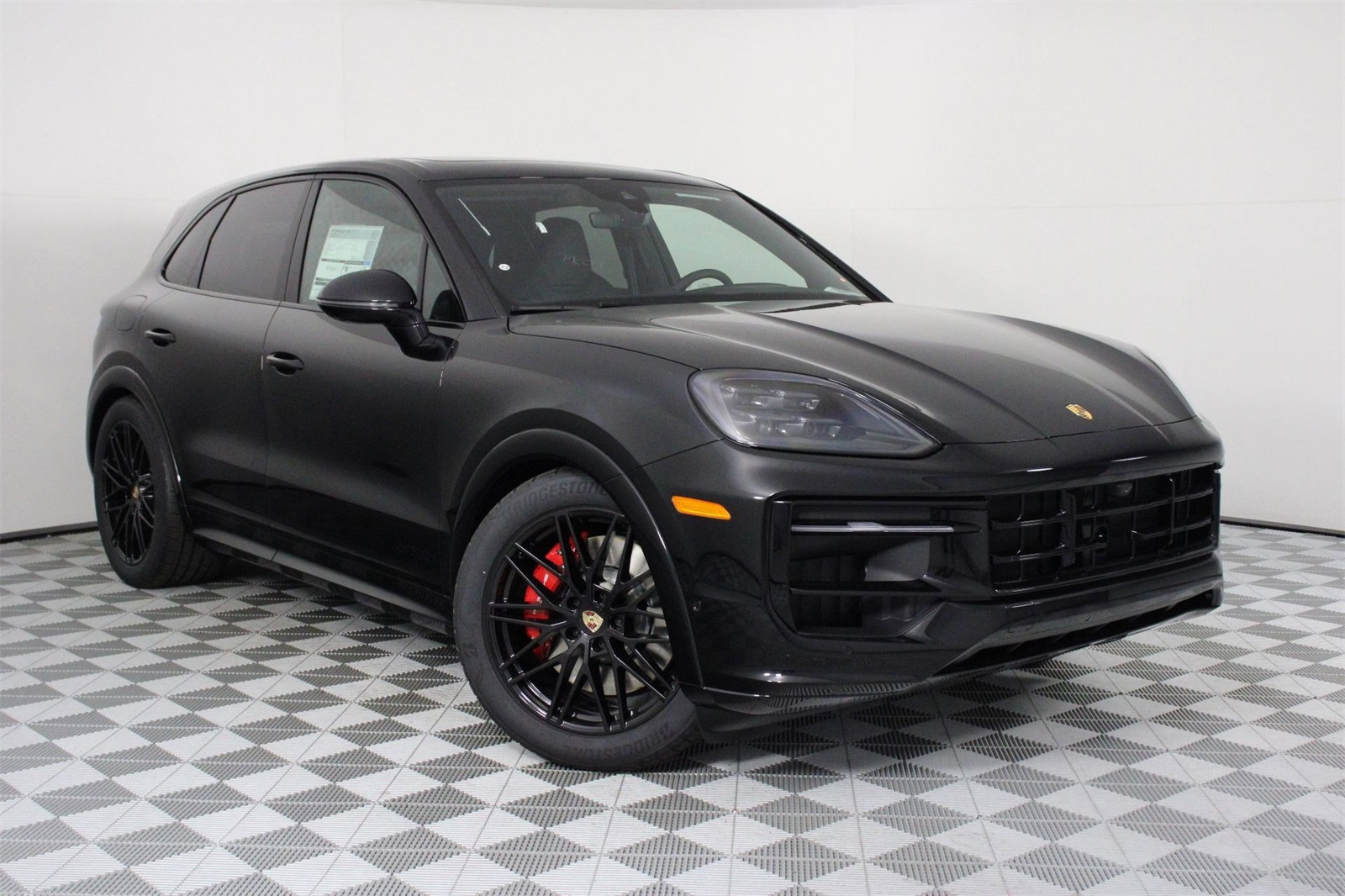 2026 Porsche Cayenne GTS photo 9