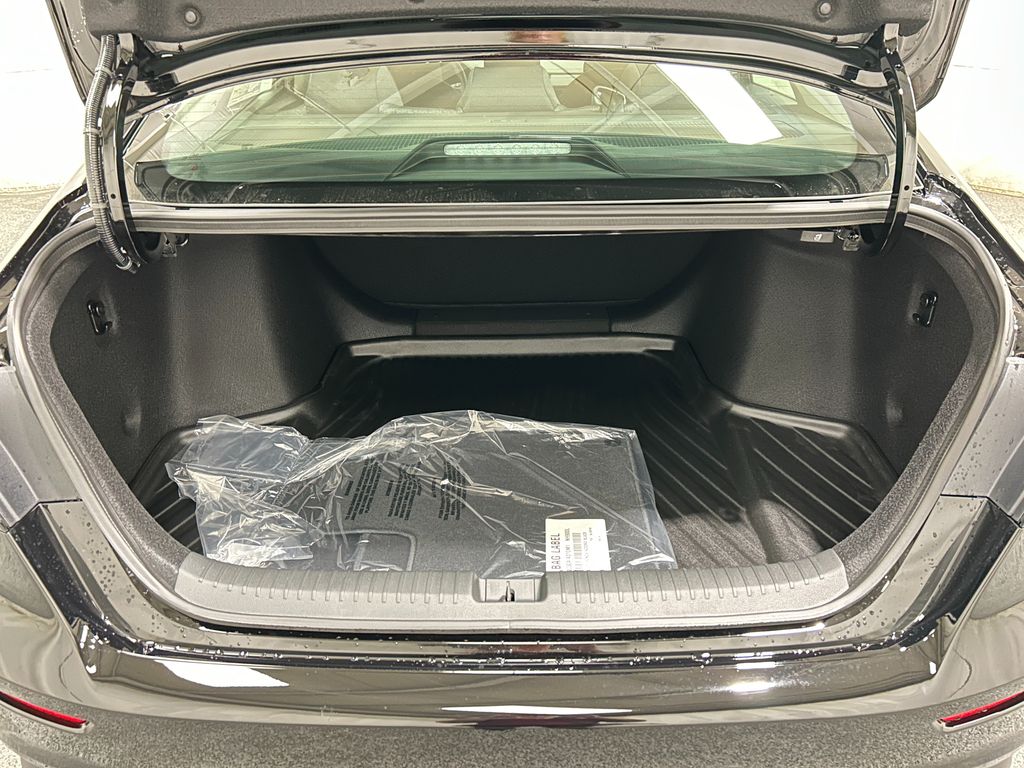 2025 Honda Accord LX photo 22