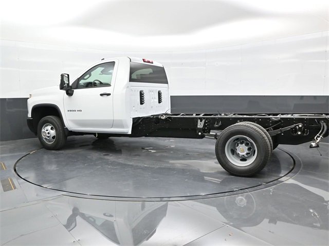 2026 Chevrolet Silverado 3500HD Work Truck photo 3
