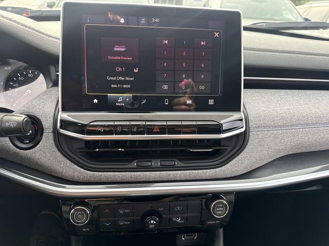 2024 Jeep Compass Latitude photo 15